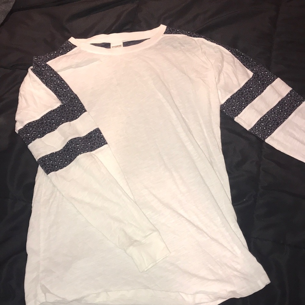 VS Pink long sleeve tee